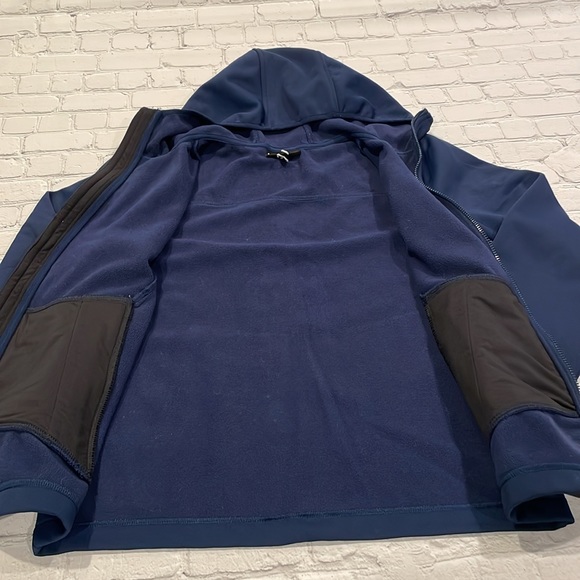Under Armour storm hooded jacket. Fleece lined. Youth large. Soft shell outer - Picture 2 of 4